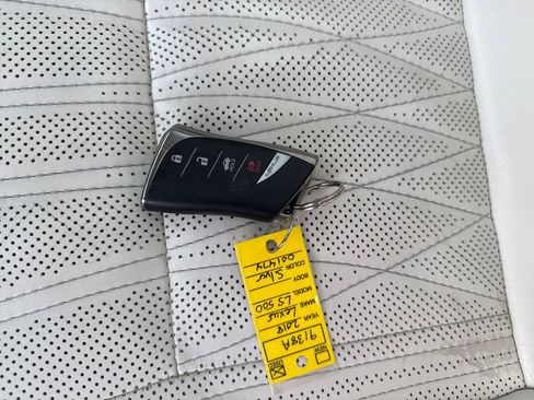 Used 2018 Lexus LS 500 AWD image 32