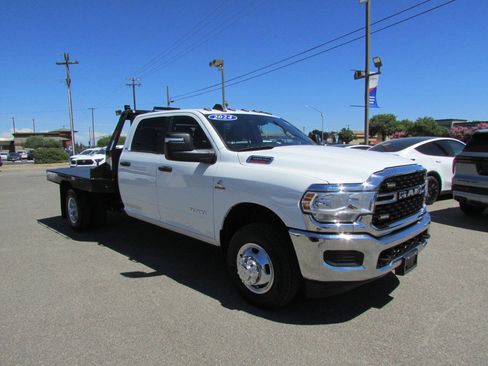 Used 2024 RAM 3500 SLT w/ Quick Order Package 2YG SLT AWD/4WD image 2