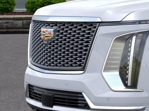 New 2026 Cadillac Escalade Platinum Luxury w/ LPO, Radiant Package AWD/4WD image 13
