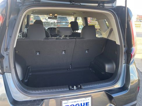 Used 2024 Kia Soul LX w/ Option Group 015 image 17
