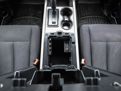 Used 2017 Ford Expedition EL XLT image 26