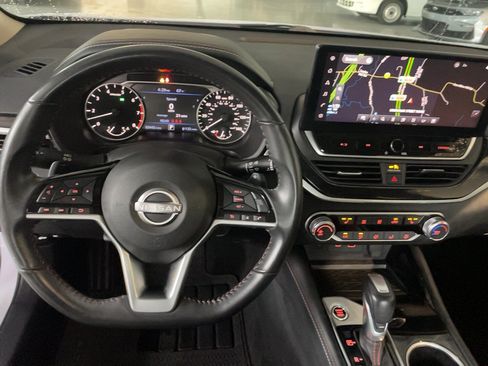Used 2023 Nissan Altima 2.5 SR w/ SR Premium Package AWD/4WD image 11