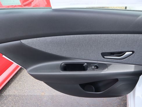 New 2026 Hyundai Elantra Limited FWD image 18