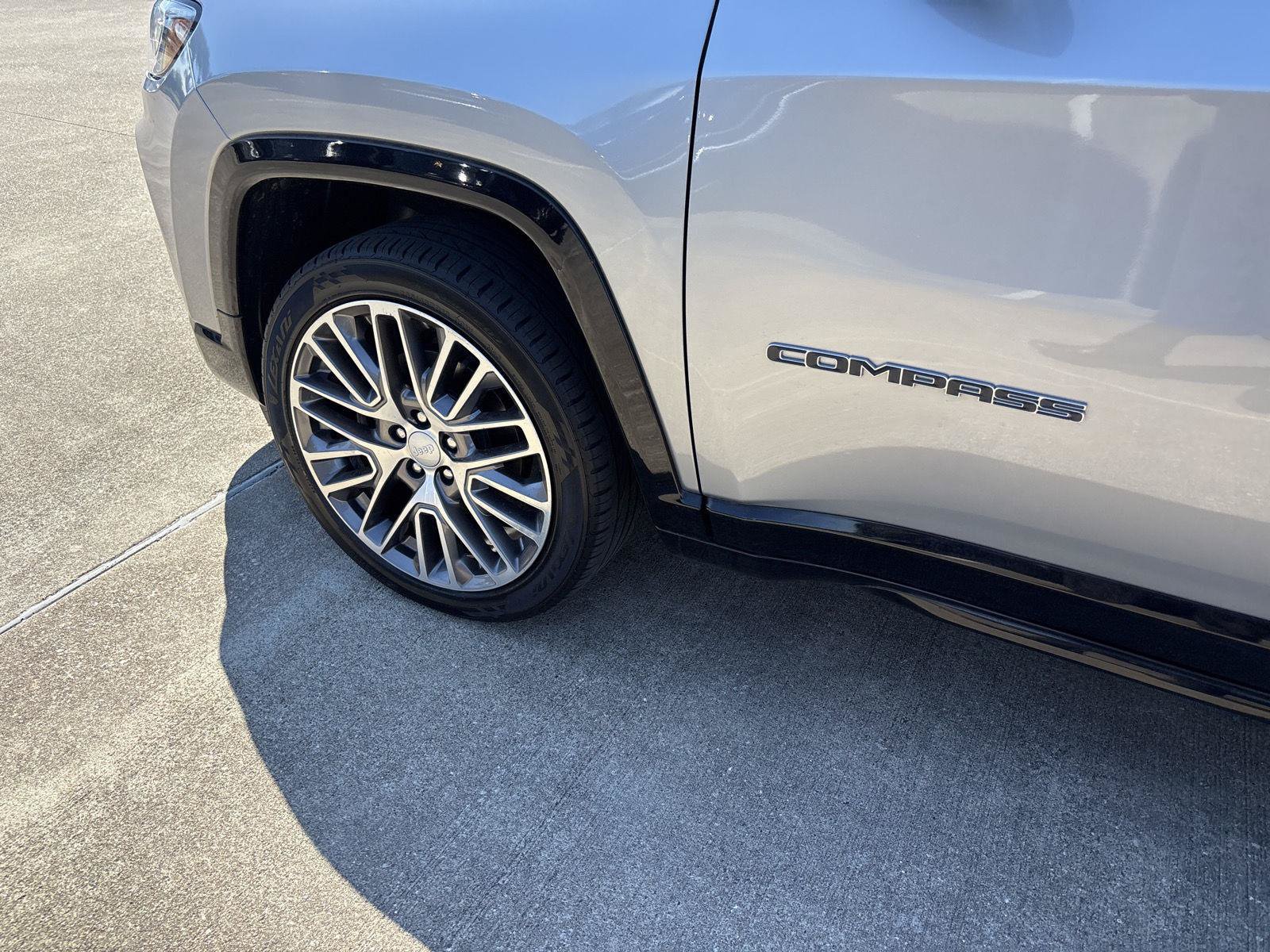 Used 2022 Jeep Compass Limited w/ Elite Group AWD/4WD image 19