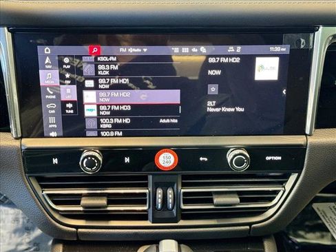 Certified 2026 Porsche Macan AWD/4WD image 16
