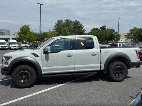 Used 2017 Ford F150 Raptor w/ Equipment Group 802A Luxury AWD/4WD image 2