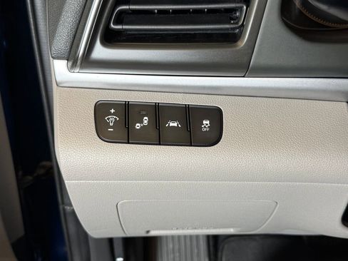 Used 2019 Hyundai Elantra SEL FWD image 18