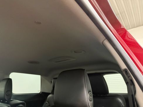 Used 2018 GMC Acadia SLT AWD/4WD image 9
