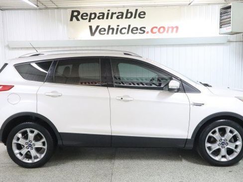 Used 2014 Ford Escape Titanium FWD image 4