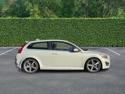 Used 2011 Volvo C30 T5 R-Design image 2
