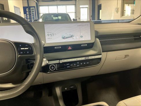 Certified 2024 Hyundai Ioniq 5 Limited image 18
