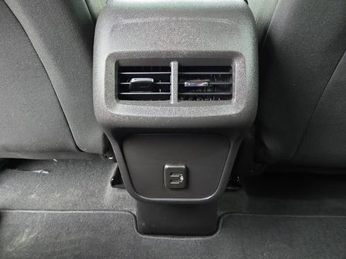 Used 2024 Chevrolet Equinox LT image 31