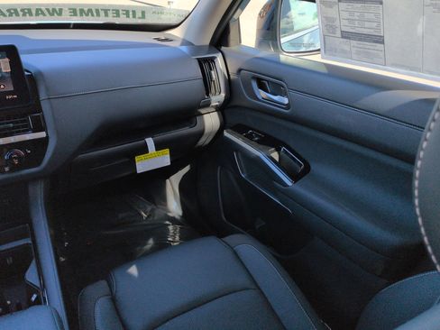 New 2026 Nissan Pathfinder SL image 18