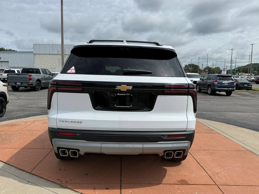 New 2027 Chevrolet Traverse LT w/ Driver Confidence Package FWD image 5
