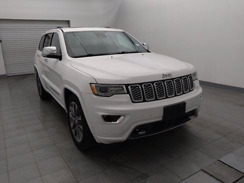Used 2017 Jeep Grand Cherokee Overland w/ Jeep Active Safety Group image 14
