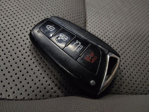 Used 2017 Hyundai Santa Fe Limited w/ Cargo Package image 32