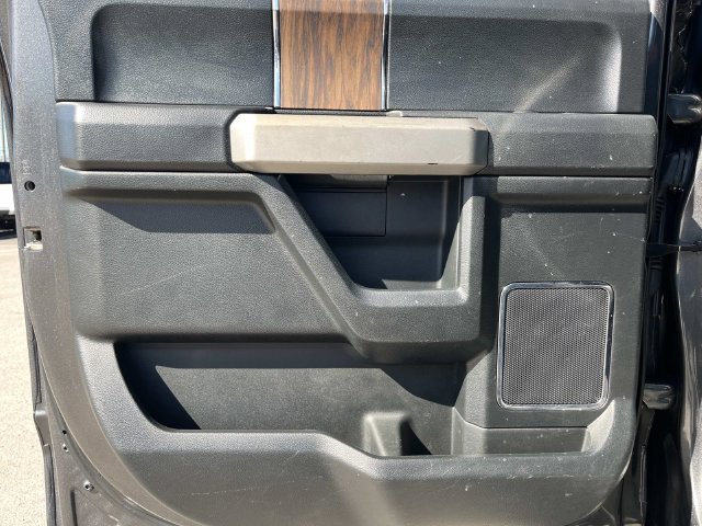Used 2019 Ford F150 Lariat w/ Equipment Group 502A Luxury AWD/4WD image 16