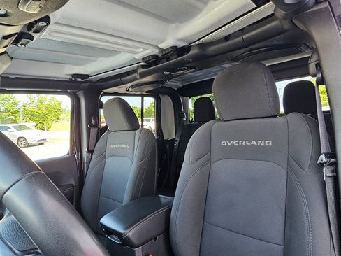 Used 2023 Jeep Gladiator Overland AWD/4WD image 22