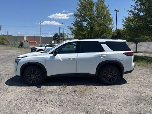 New 2026 Nissan Pathfinder SL w/ SL Premium Package AWD/4WD image 9