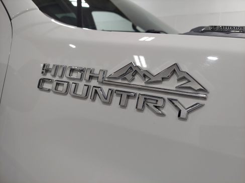 Used 2022 Chevrolet Silverado 3500 High Country w/ Z71 Off-Road Package image 5