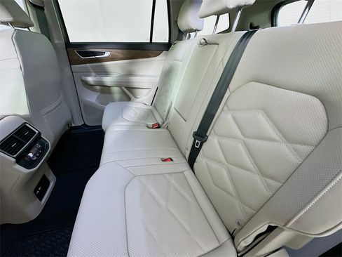 New 2026 Volkswagen Atlas SE image 4