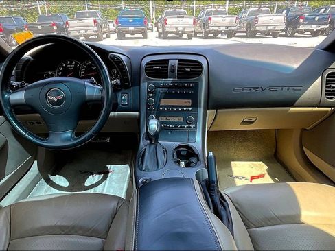 Used 2006 Chevrolet Corvette Coupe w/ Preferred Equipment Group RWD image 5