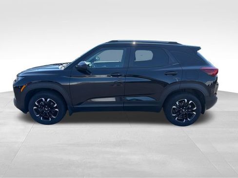 Used 2022 Chevrolet TrailBlazer LT w/ Sun and Liftgate Package AWD/4WD image 2