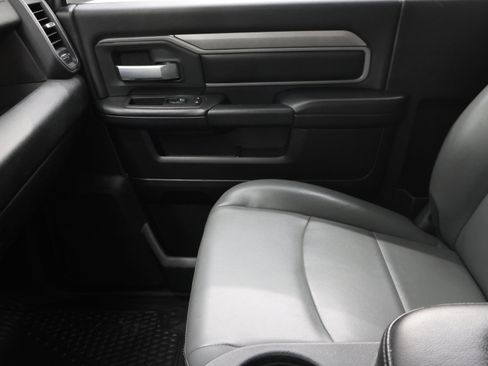 Used 2019 RAM 3500 Tradesman w/ Chrome Appearance Group AWD/4WD image 12