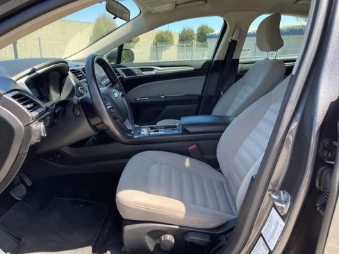 Used 2017 Ford Fusion S FWD image 9