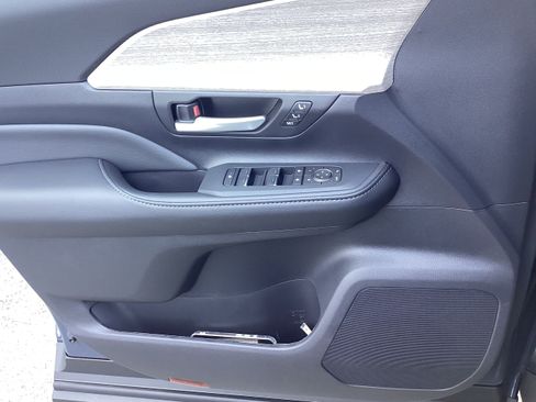 New 2026 Toyota Grand Highlander AWD image 16