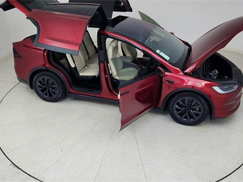 Used 2024 Tesla Model X image 92