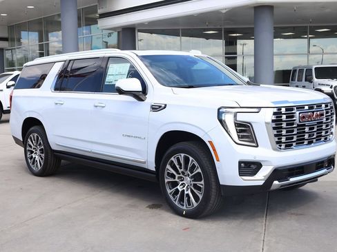 New 2026 GMC Yukon XL Denali w/ Denali Reserve Package AWD/4WD image 8