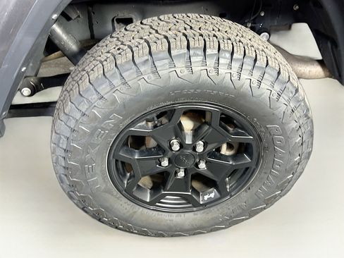 Used 2023 Jeep Gladiator Sport AWD/4WD image 28