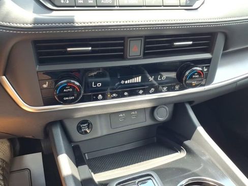 Certified 2025 Nissan Rogue SV w/ SV Premium Package AWD/4WD image 27