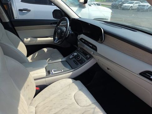 Used 2022 Hyundai Palisade SEL w/ Premium Package FWD image 5