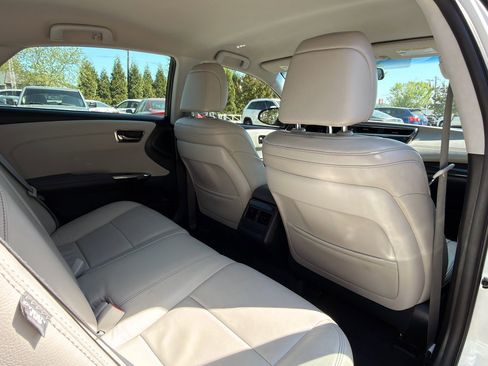 Used 2013 Toyota Avalon XLE image 18