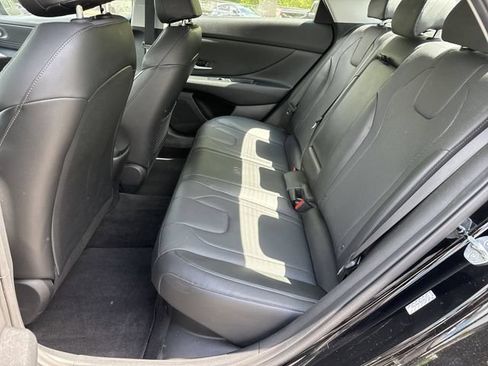 Certified 2023 Hyundai Elantra Limited FWD image 20