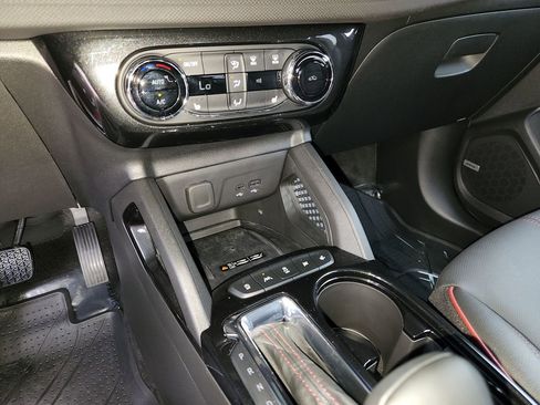 Used 2026 Chevrolet TrailBlazer RS w/ Convenience Package FWD image 21