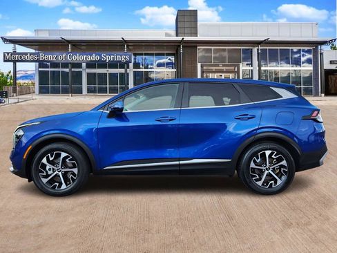 Used 2023 Kia Sportage EX image 4