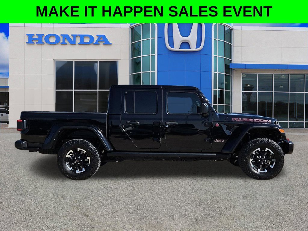 Used 2024 Jeep Gladiator Rubicon AWD/4WD image 2