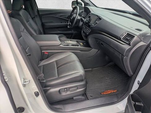 Certified 2025 Honda Passport TrailSport image 19