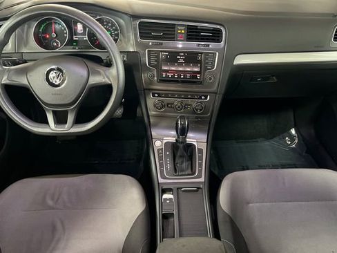 Used 2016 Volkswagen e-Golf SE image 16