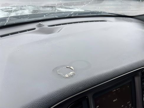 Used 2021 Dodge Challenger SXT image 21