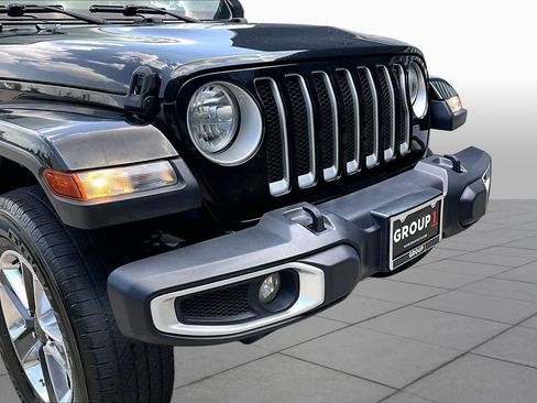 Used 2019 Jeep Wrangler Unlimited Sahara AWD/4WD image 29