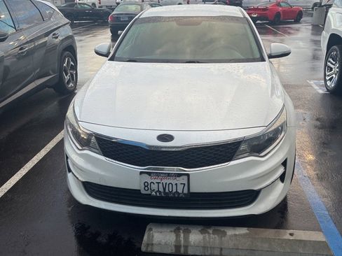 Used 2018 Kia Optima LX image 3