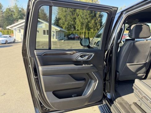 Used 2023 GMC Yukon XL SLE image 19