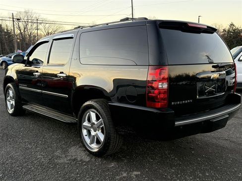 Used 2010 Chevrolet Suburban LTZ image 3