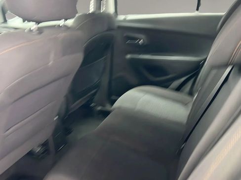 Used 2019 Chevrolet Trax LS image 35