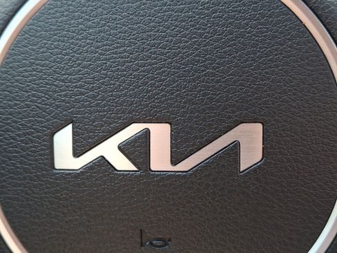 Used 2023 Kia Sportage EX AWD/4WD image 32