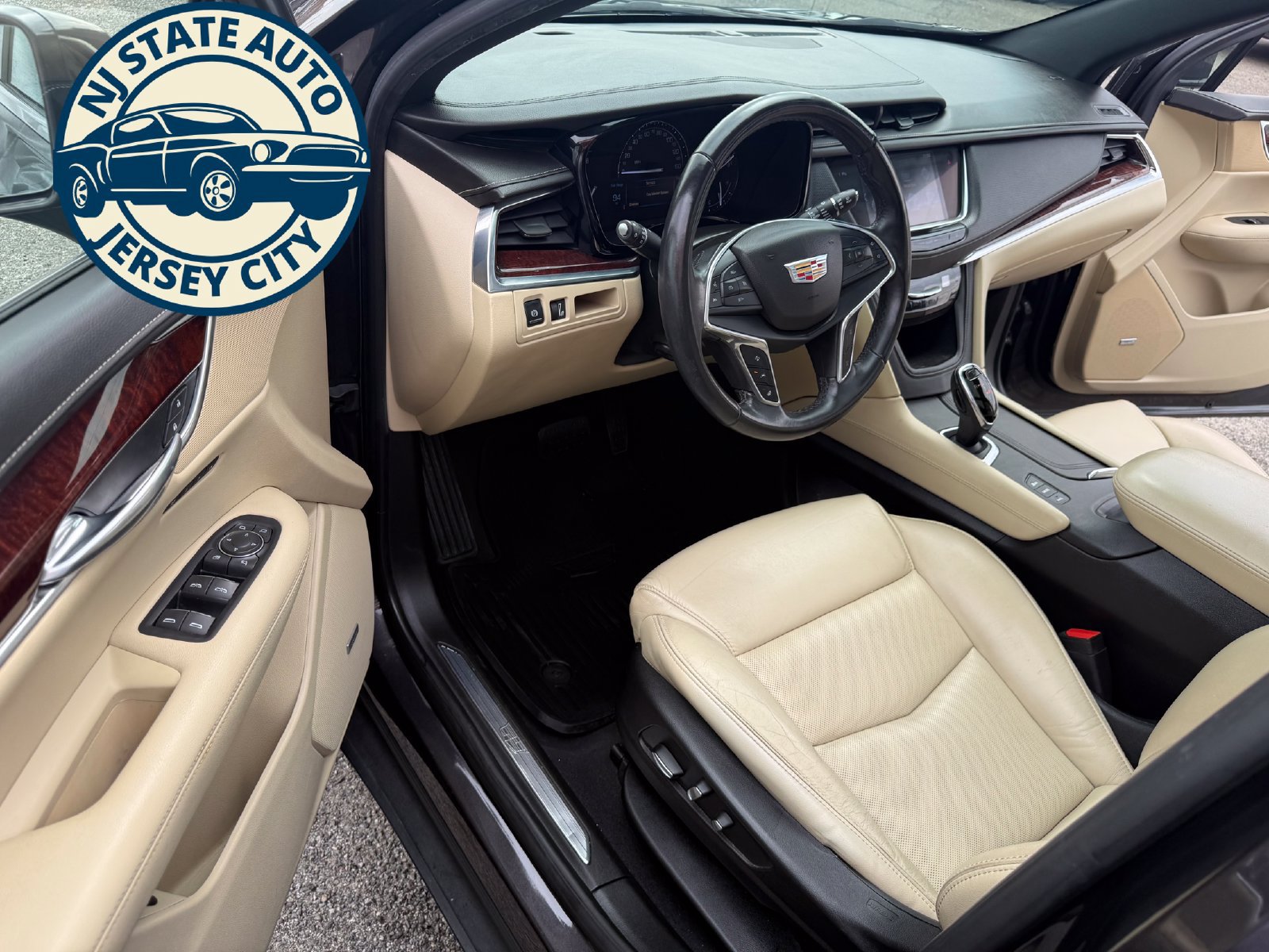 Used 2018 Cadillac XT5 Premium Luxury w/ Driver Assist Package AWD/4WD image 24